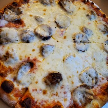 LouEddie's Pizza - Pizza Near Me - Skyforest, California