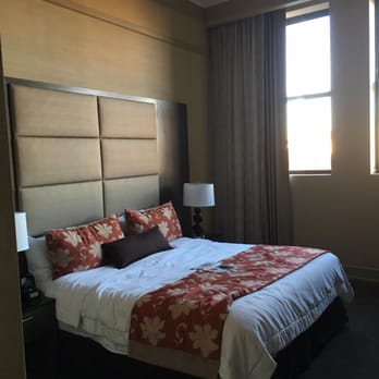 Opera House Hotel - King room - Hotels Near Me - Bronx, New York Opera House Hotel - King room - Hotels Near Me - Bronx, New York