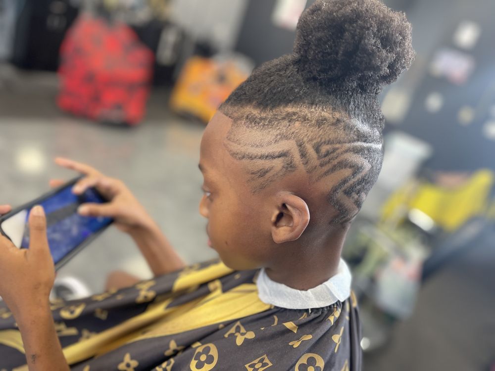 Cutz By P Logo