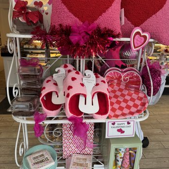 Simma's Bakery - Gifts - Bakeries Near Me - Wauwatosa, Wisconsin