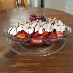 Santa Maria Cafe y Galeria - Fresas Marqués, fresh strawberries drizzled with nice, spicy Mexican chocolate and whipped cream. Fresh, simple, and delicious!