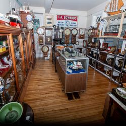Macklem House Antiques & Collectables