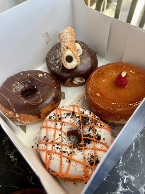 Saint Honoré Doughnuts & Beignets by null