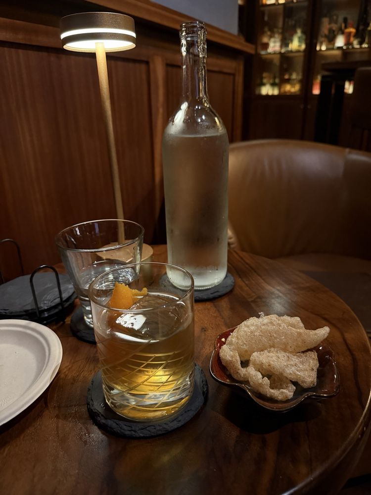 Oakland Whiskey Library Logo