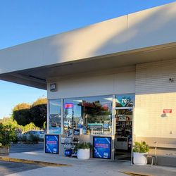 Chevron - Snack shop