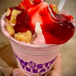 Twistee Treat - Strawberry cheesecake