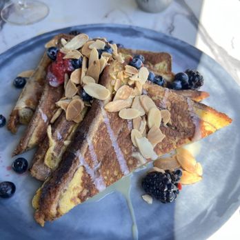 FIVE on the Hill - Tres leches French toast - Cocktail Bars Near Me - Universal City, California