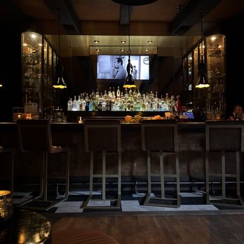 Seymour's - Oh so perfectly bougie lounge - Cocktail Bars Near Me - Palm Springs, California Seymour's - Oh so perfectly bougie lounge - Cocktail Bars Near Me - Palm Springs, California