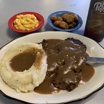 Duncan Family Restaurant - Hamburger steak and mashed potatoes, mac 'n' cheese and fried okra. - American Near Me - Duncan, South Carolina