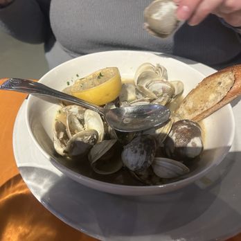 The Fish Peddler - Steamed Clams - Seafood Near Me - Tacoma, Washington The Fish Peddler - Steamed Clams - Seafood Near Me - Tacoma, Washington