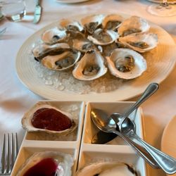 L'etoile Restaurant - Spearpoint oysters with sauces