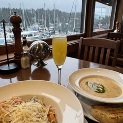Oystercatcher Seafood Bar & Grill - Seafood chowder is surprisingly good, very impressive, pasta is good too, like the harbor view, reasonable price, well renovated, recommend