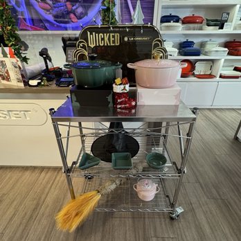 Le Creuset Outlet Store - Wicked line - Tableware Near Me - Gilroy, California Le Creuset Outlet Store - Wicked line - Tableware Near Me - Gilroy, California