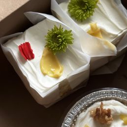Summer item: Mango Chiffon Cake and mini Halo Halo pie
