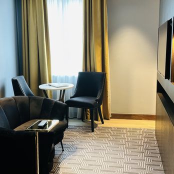 Dylan Hotel - Small seating area - Hotels Near Me - Dublin, D