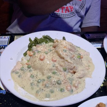 Buena Vista Cafe - Tuesday special  Creamy chicken and biscuit special - Pizza Near Me - Warren, Ohio