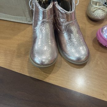 Kohl's - Gold boots - Department Stores Near Me - LEAGUE CITY, Texas