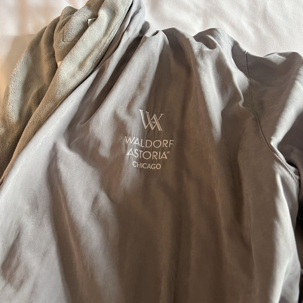 Waldorf Astoria Chicago - Bath robe - Hotels Near Me - Chicago, Illinois Waldorf Astoria Chicago - Bath robe - Hotels Near Me - Chicago, Illinois