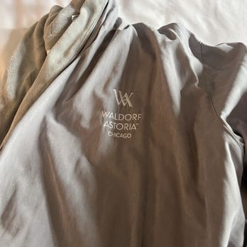 Waldorf Astoria Chicago - Bath robe - Hotels Near Me - Chicago, Illinois
