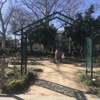 Central Park - Central Park Gardens - Parks Near Me - Davis, California