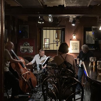 Bar Ste-Angèle - Live jazz band absolutely killing it! - Cocktail Bars Near Me - Quebec City, Quebec Bar Ste-Angèle - Live jazz band absolutely killing it! - Cocktail Bars Near Me - Quebec City, Quebec