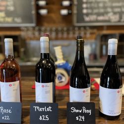 Two Mountain Winery - Tasting flight