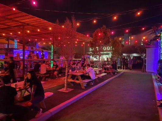 Luckys Indoor Outdoor by null