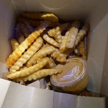 Main Chick Hot Chicken - Crinkle Cut Fries - Chicken Shop Near Me - Pasadena, California