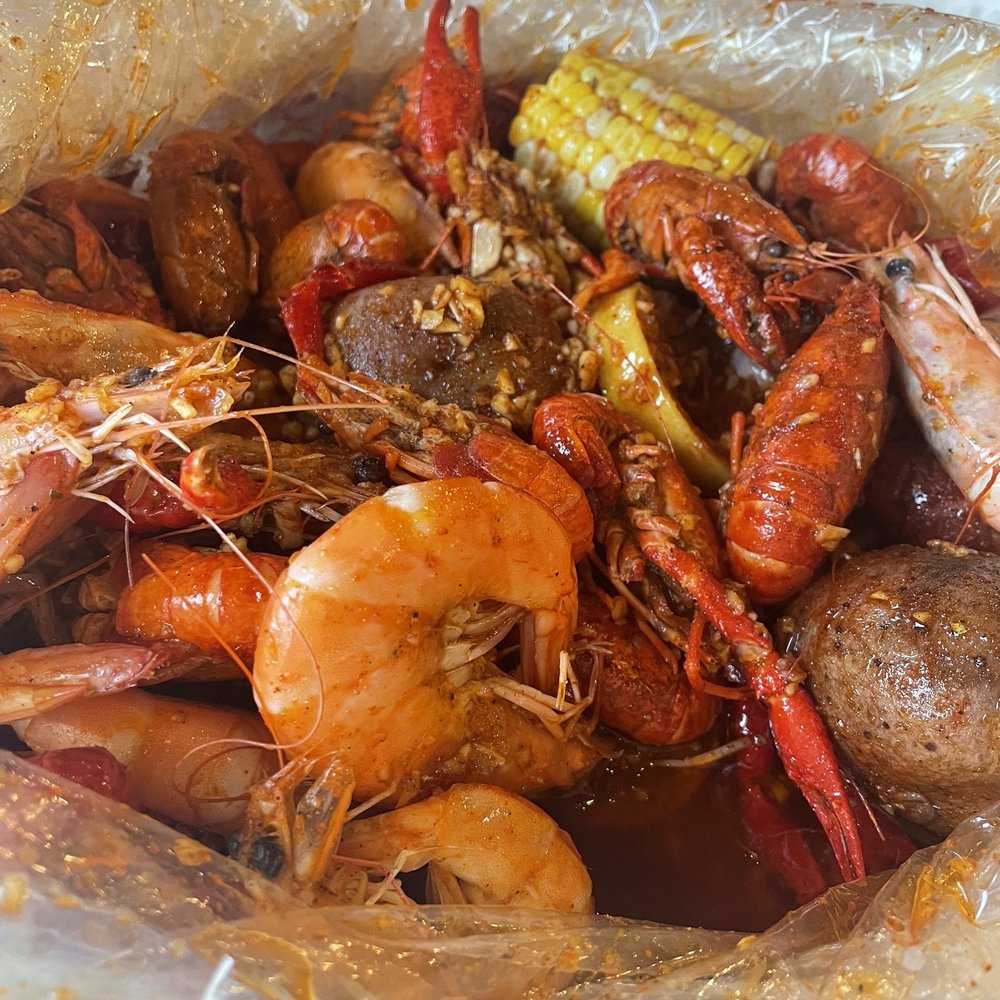 Cap't Loui - Crawfish and Shrimp Pick 3 Seafood Combo - Cajun/Creole Near Me - Providence, Rhode Island