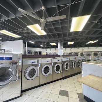 Easy Breezy Laundromat - Laundromat Near Me - San Diego, California Easy Breezy Laundromat - Laundromat Near Me - San Diego, California