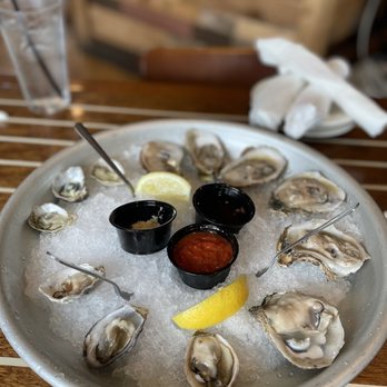 Bartlett's Fish Camp - Oyster sampler - Seafood Near Me - Michigan City, Indiana
