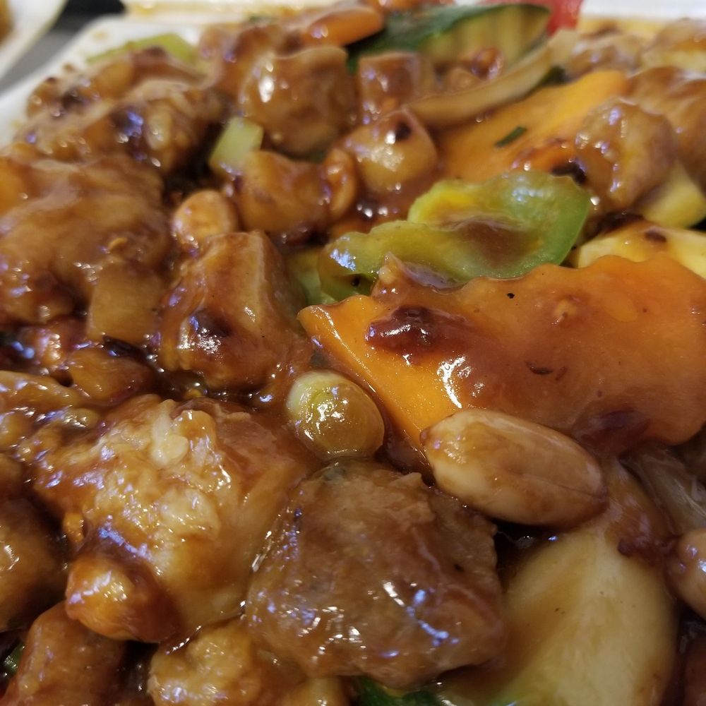 Lucky Bamboo Kitchen - Kung Pao Chicken, terrific! Look at those nicely sized veggie and chicken pieces! - Chinese Near Me - Lawndale, California