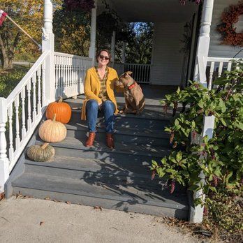 Letchworth Farm - Relaxing with my buddy Piglet - Bed & Breakfast Near Me - Nunda, New York