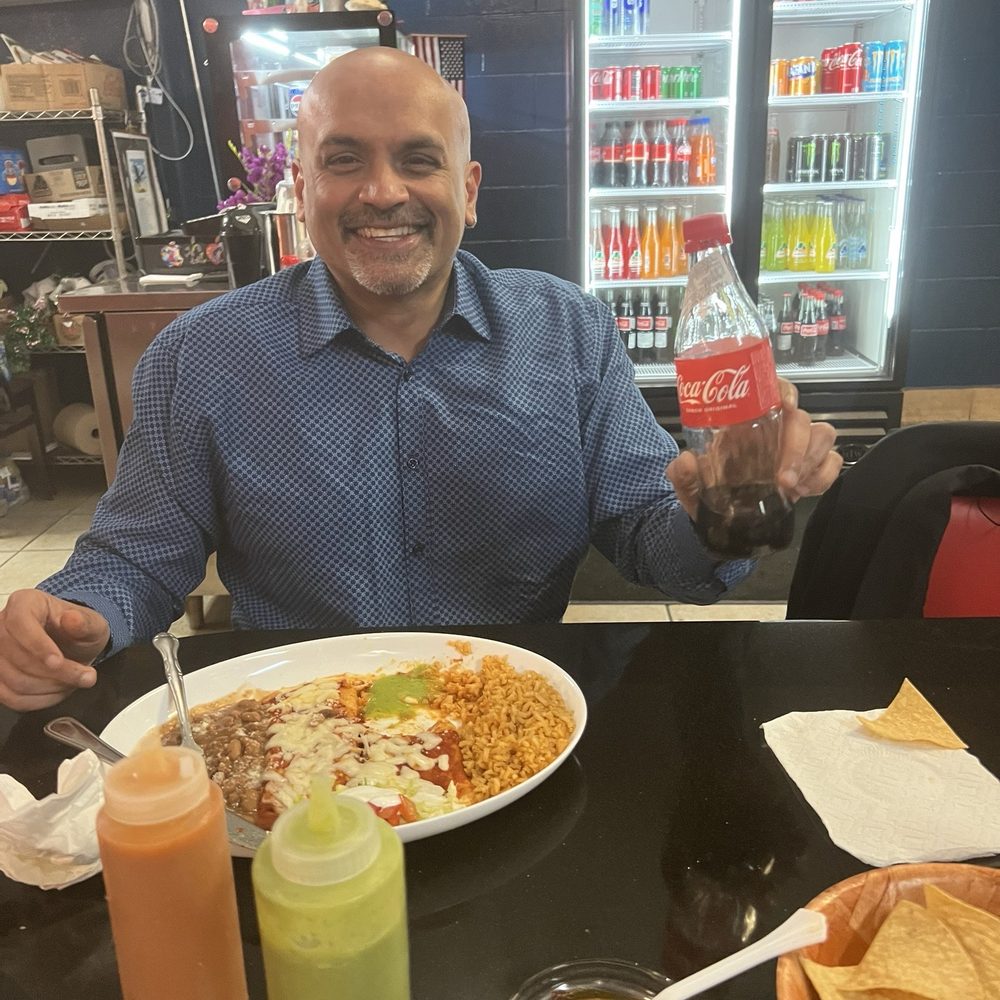 EL SABOR DE MI COCINA - Yummy sauces, hot chile oil, great food and one happy guy! - Mexican Near Me - Lindsay, California EL SABOR DE MI COCINA - Yummy sauces, hot chile oil, great food and one happy guy! - Mexican Near Me - Lindsay, California