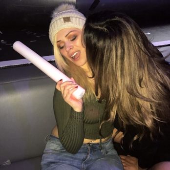 PEEK Nightclub - Kisses everyone gets kisses once drunk lol - Dance Clubs Near Me - Stateline, Nevada