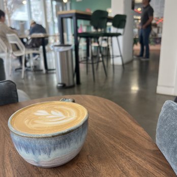 Willow Coffee - Vanilla, honey and cinnamon latte with whole milk - Cafes Near Me - Oklahoma City, Oklahoma