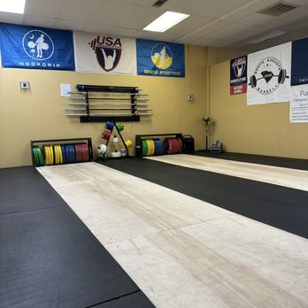 CrossFit North Augusta - Main weightlifting space and platforms. - Gyms Near Me - North Augusta, South Carolina CrossFit North Augusta - Main weightlifting space and platforms. - Gyms Near Me - North Augusta, South Carolina