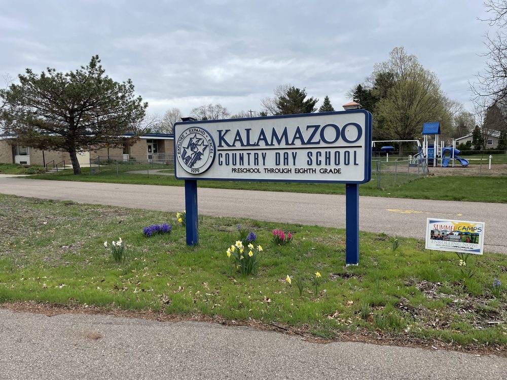 KALAMAZOO COUNTRY DAY SCHOOL 4221 E Milham Ave, Portage, Michigan