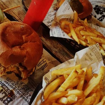 Blue's Smokehouse - Smokehouse Near Me - Twickenham, XGL