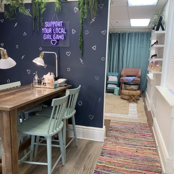 Dollface Brows & Beauty - Manicure Station & Peek into Pedicure Room. - Eyelash Service Near Me - Louisville, Kentucky Dollface Brows & Beauty - Manicure Station & Peek into Pedicure Room. - Eyelash Service Near Me - Louisville, Kentucky