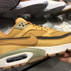 Solemate Sneakers