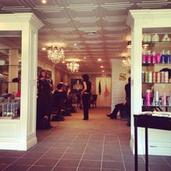 StyLynne Salon & Boutique