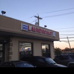 Richmond Express Laundromat - Store front