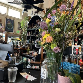 Tower Cafe - Breakfast & Brunch Near Me - Sacramento, California