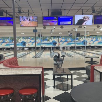 Del Mar Lanes - Not taking any Ls - Bowling Near Me - Houston, Texas