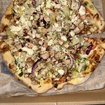 Blast & Brew - Artisan Pesto Chicken Pizza - New American Near Me - Pismo Beach, California Blast & Brew - Artisan Pesto Chicken Pizza - New American Near Me - Pismo Beach, California