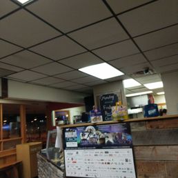 Just ordered, got my beer immediately, and now waiting on my pizza.  Probably helps I am the only person in here that isn't an employee.