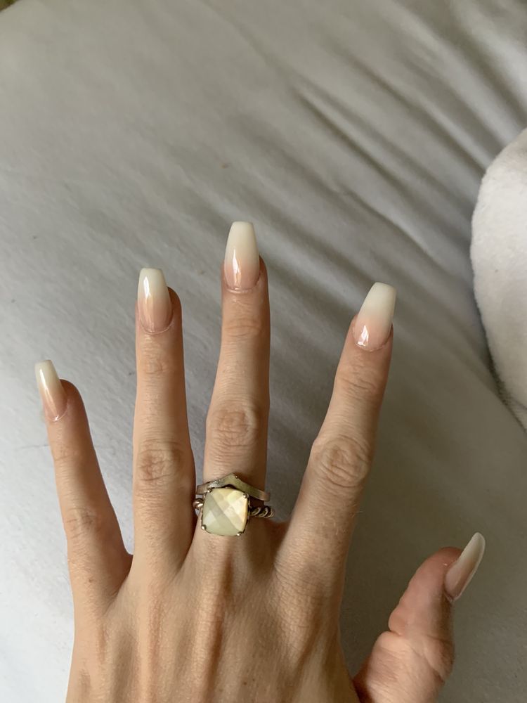 Polished Nail Logo
