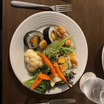 100 Sails Restaurant & Bar - Buffets Near Me - Honolulu, Hawaii