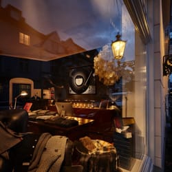 The Bespoker - Blick durchs Schaufenster
